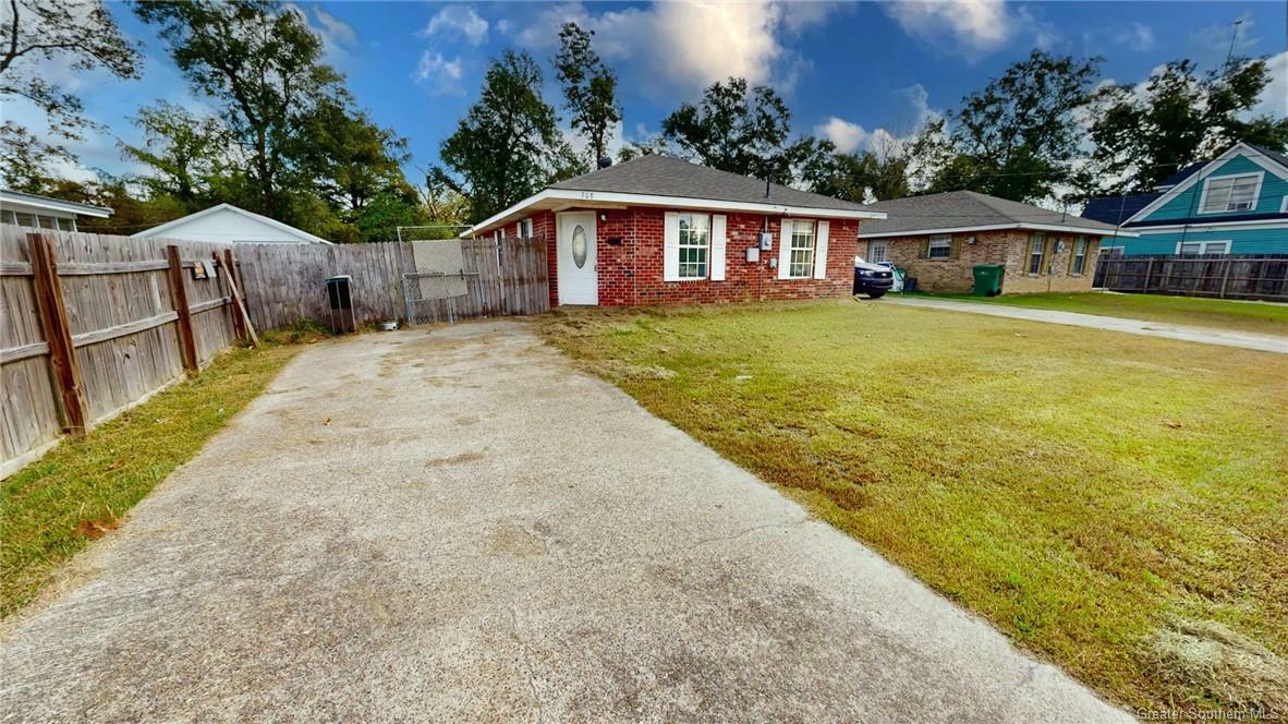 Property Photo: 308 Coffee Street LA 70633