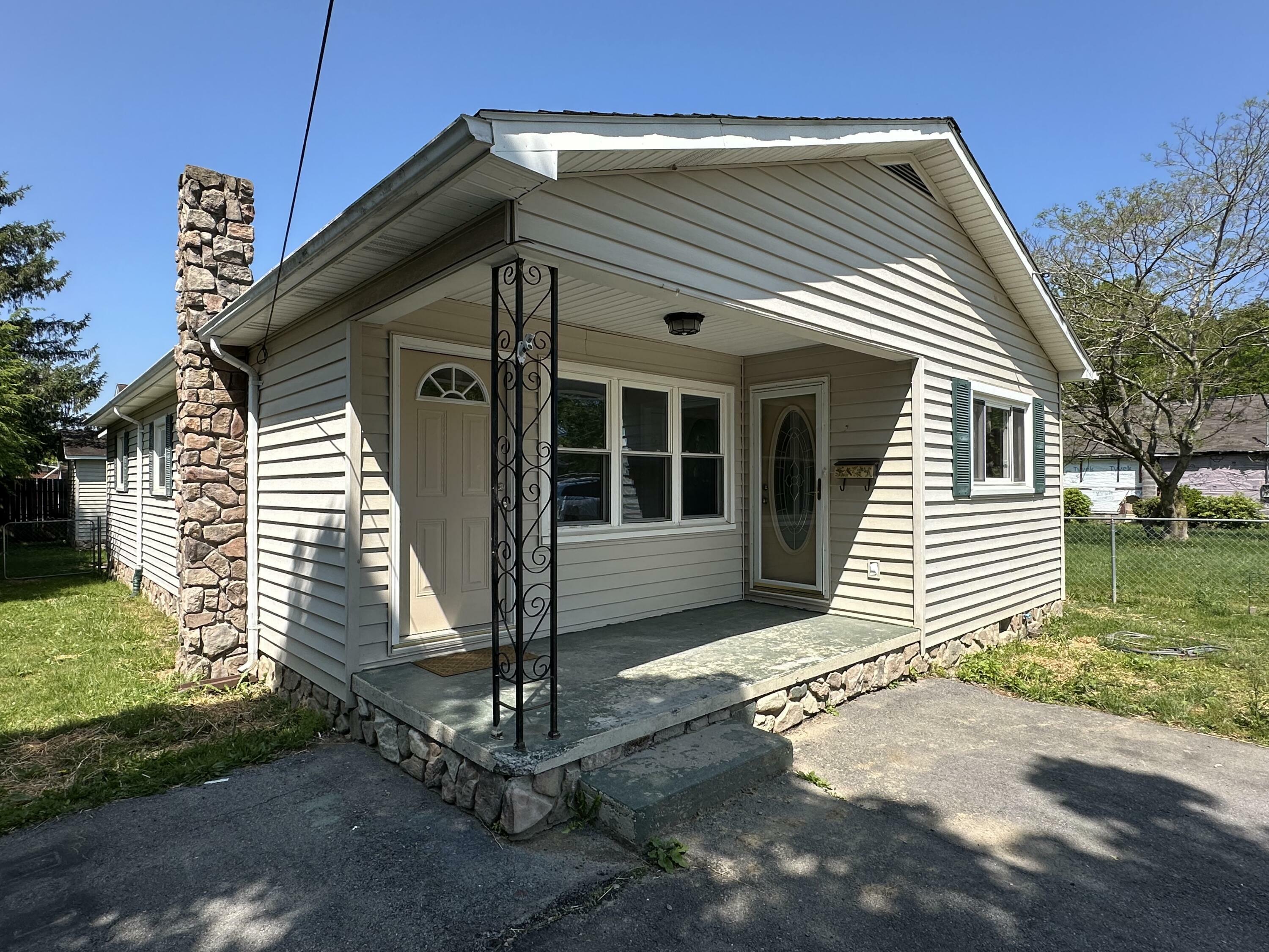 139 Crizer Ave  White Sulphur Springs WV 24986 photo