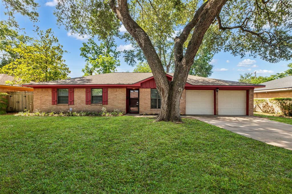 Property Photo: 5839 Ettrick Drive TX 77035