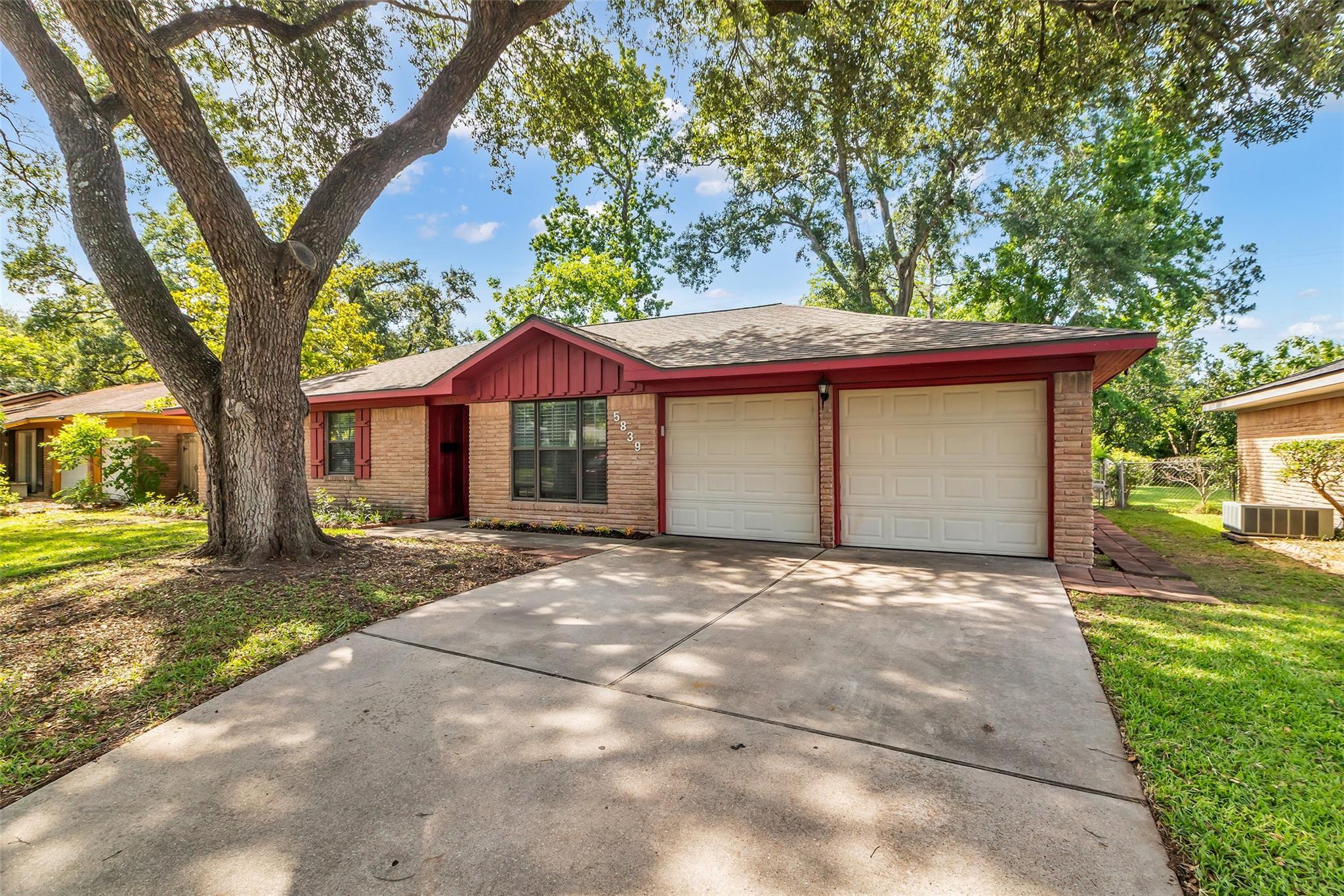 Property Photo:  5839 Ettrick Drive  TX 77035 