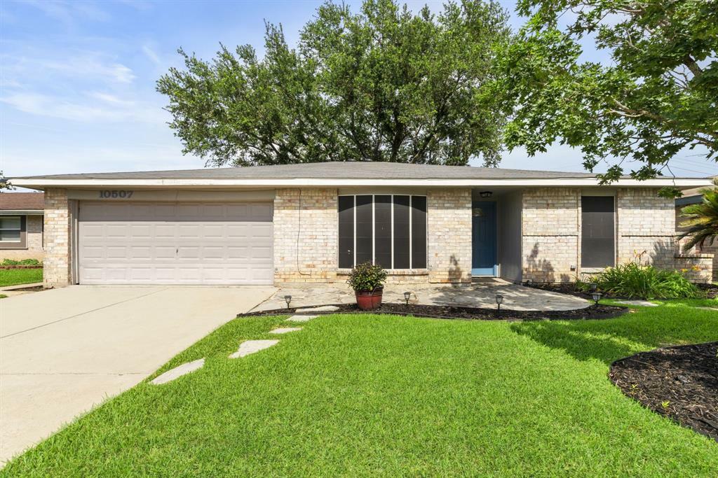 Property Photo: 10507 Stockman Lane TX 77498