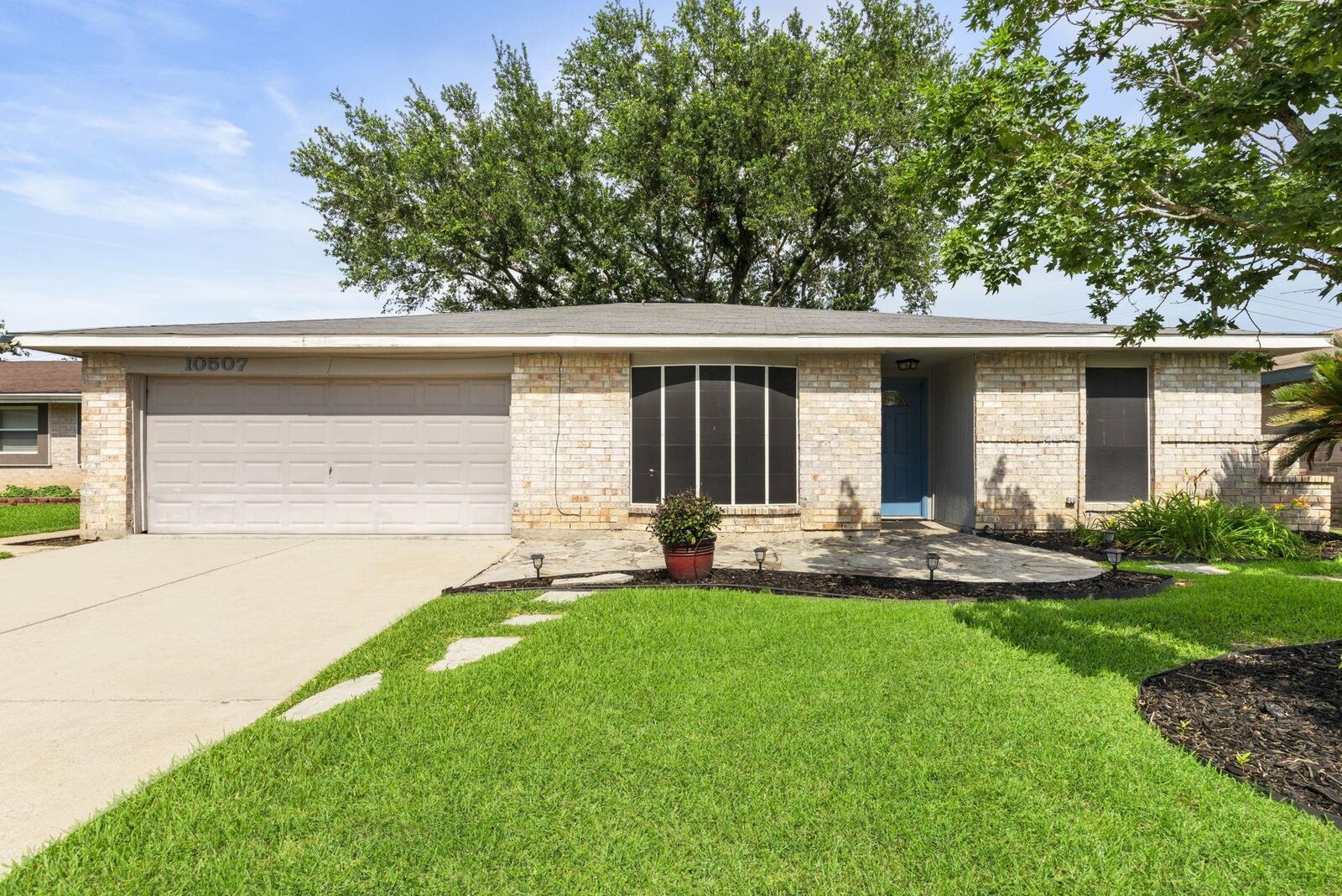 Property Photo:  10507 Stockman Lane  TX 77498 