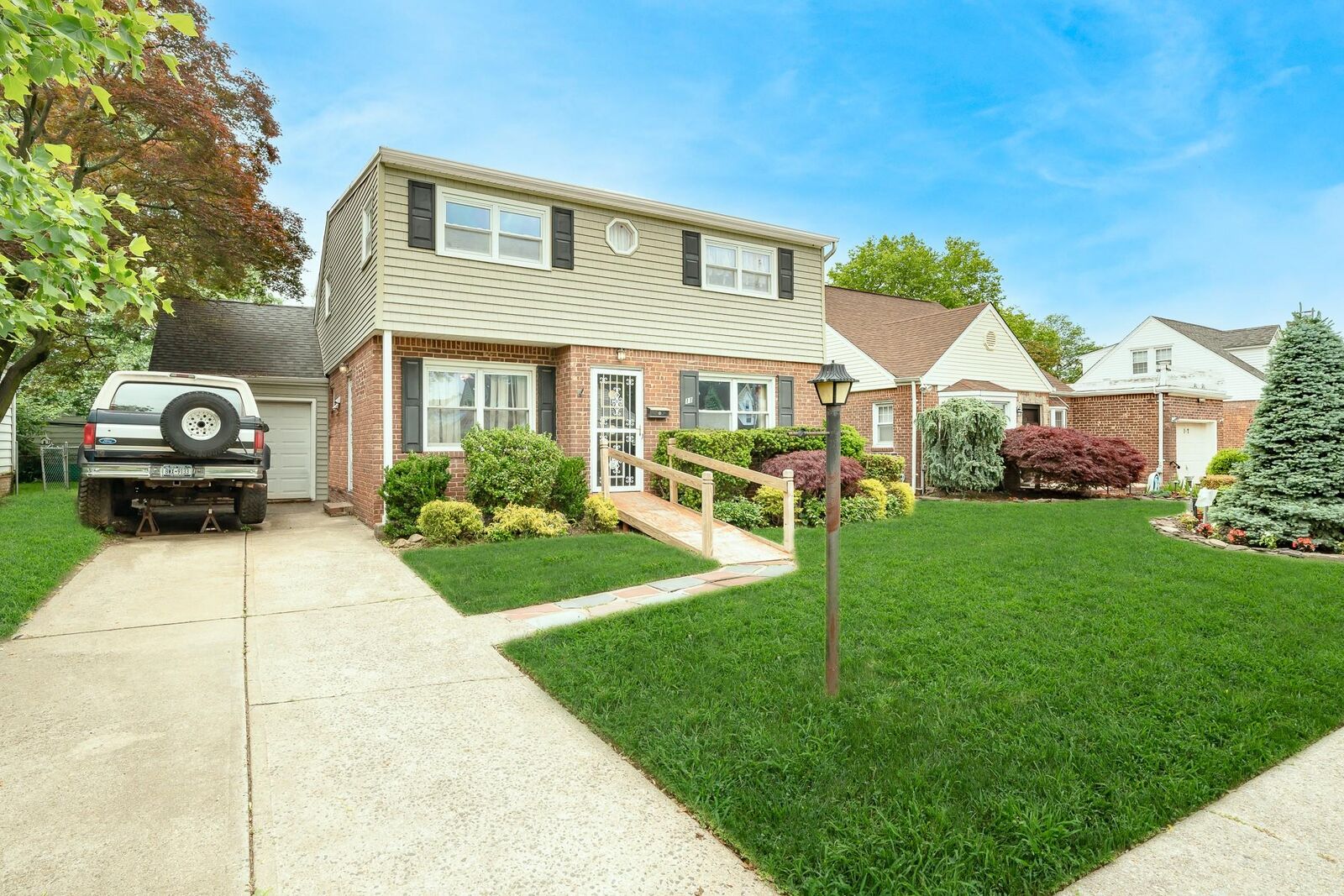 Property Photo:  11 Durham Road  NY 11040 