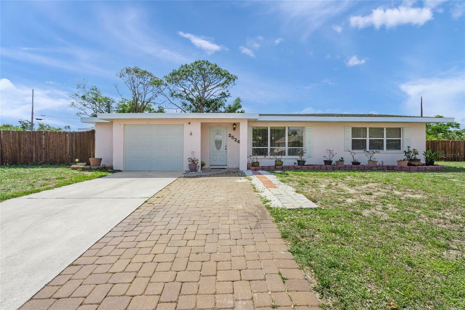 2524 Tuttle Way  Sarasota FL 34239 photo