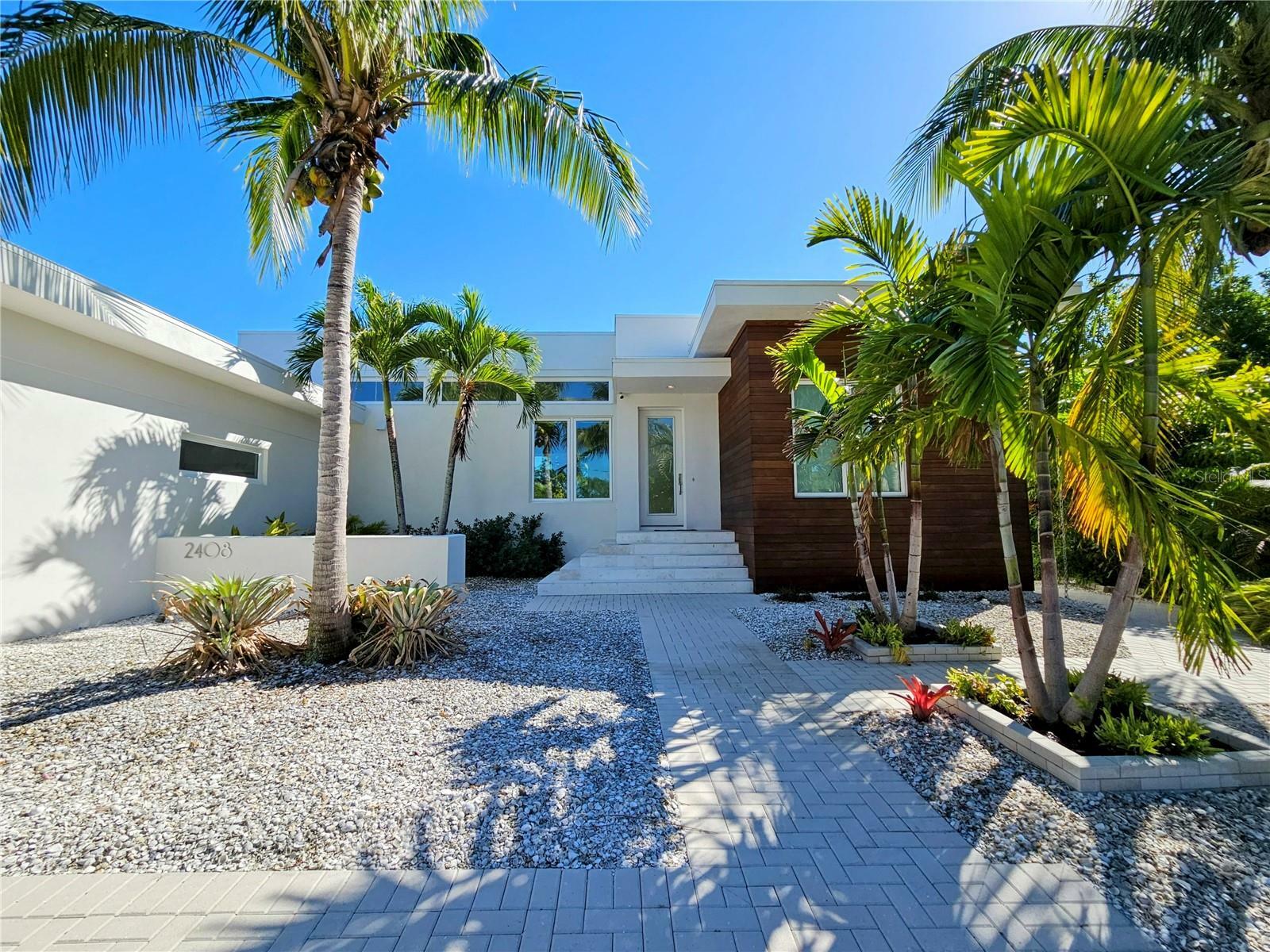Property Photo:  2408 Nassau Street  FL 34231 