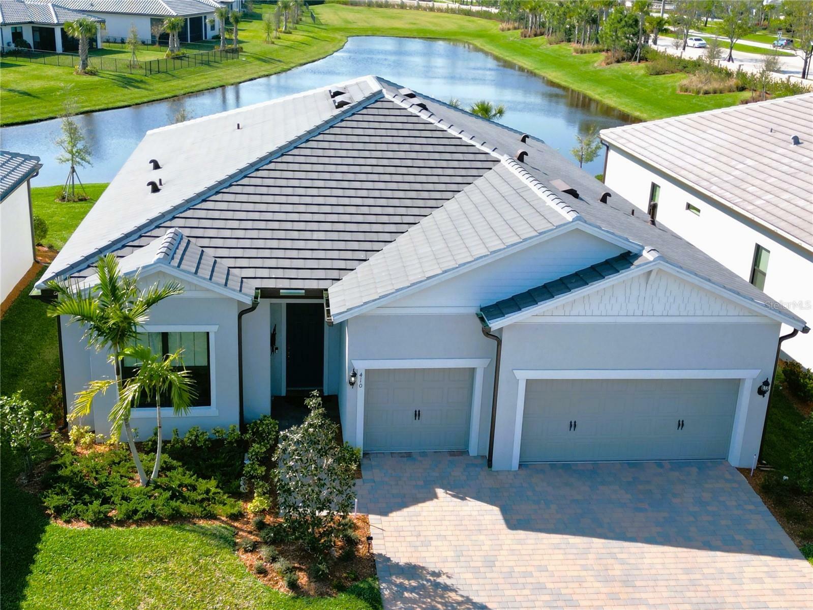 Property Photo: 410 SE Vallarta Drive FL 34984