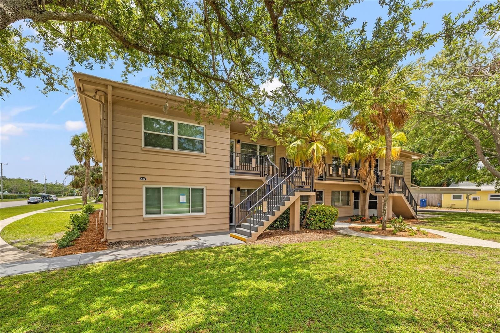 Property Photo:  232 36th Avenue N 202C  FL 33704 