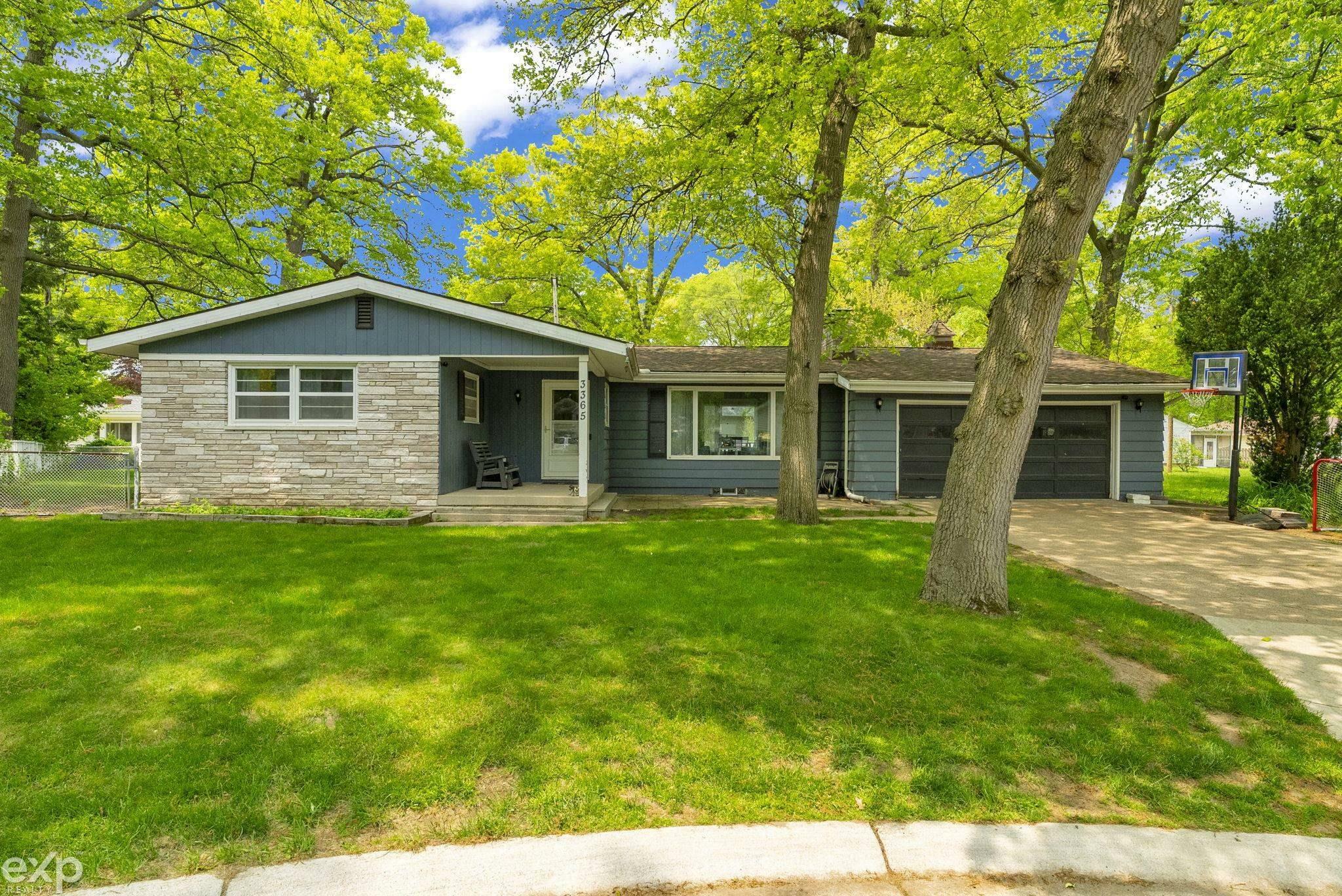 Property Photo: 3365 Hickory Lane MI 48060