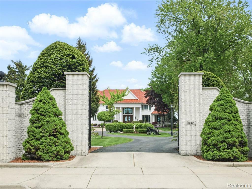 Property Photo:  4326 Gratiot Avenue  MI 48060 8601 