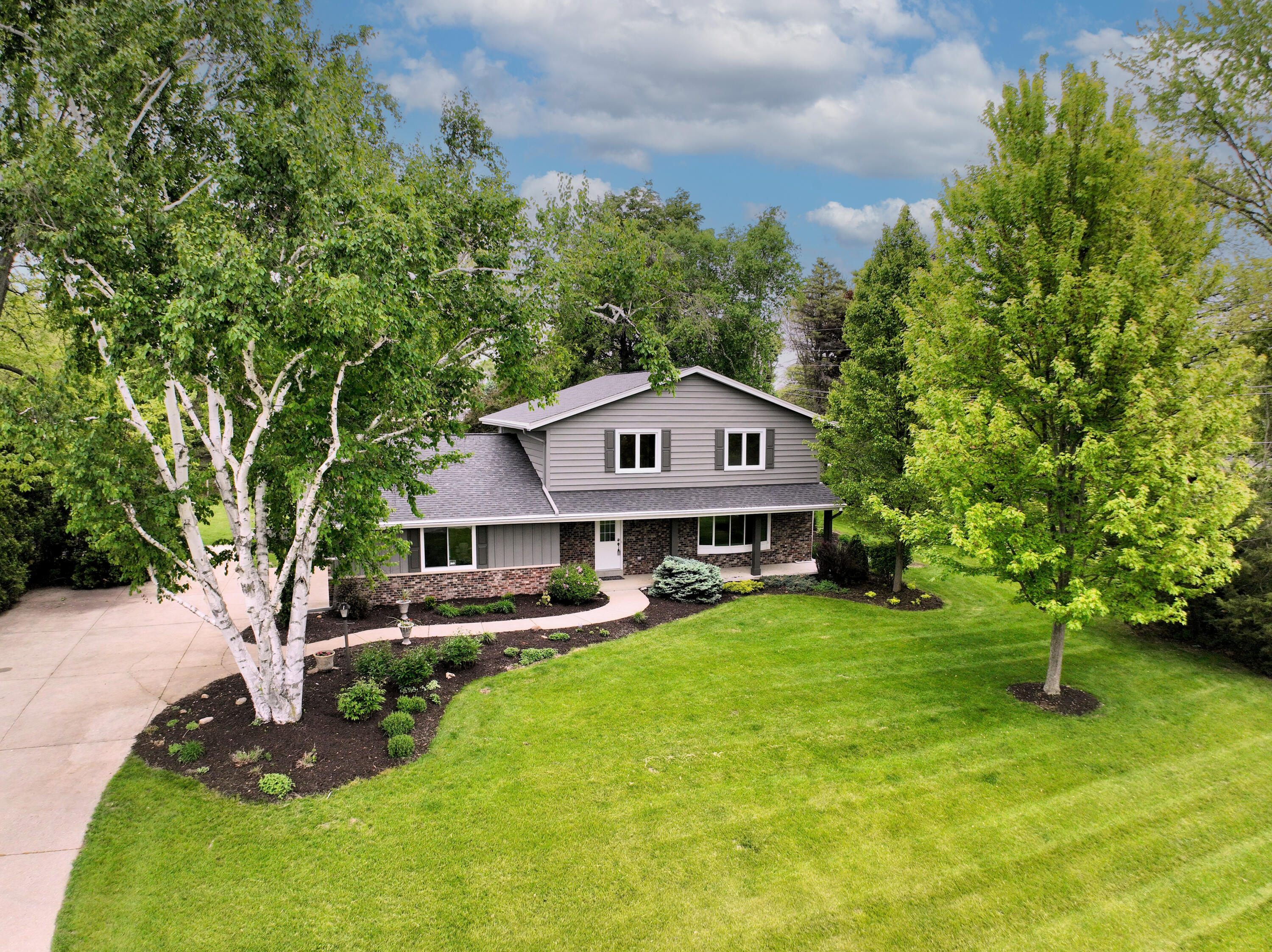 15710 Kata Dr  Brookfield WI 53122 photo