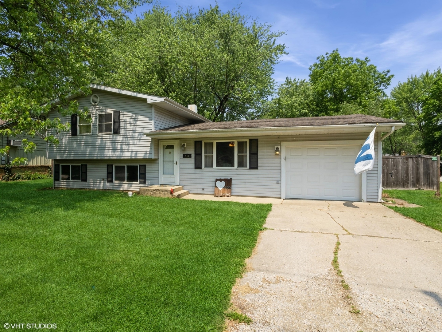 Property Photo: 519 E Lee Street IL 60545