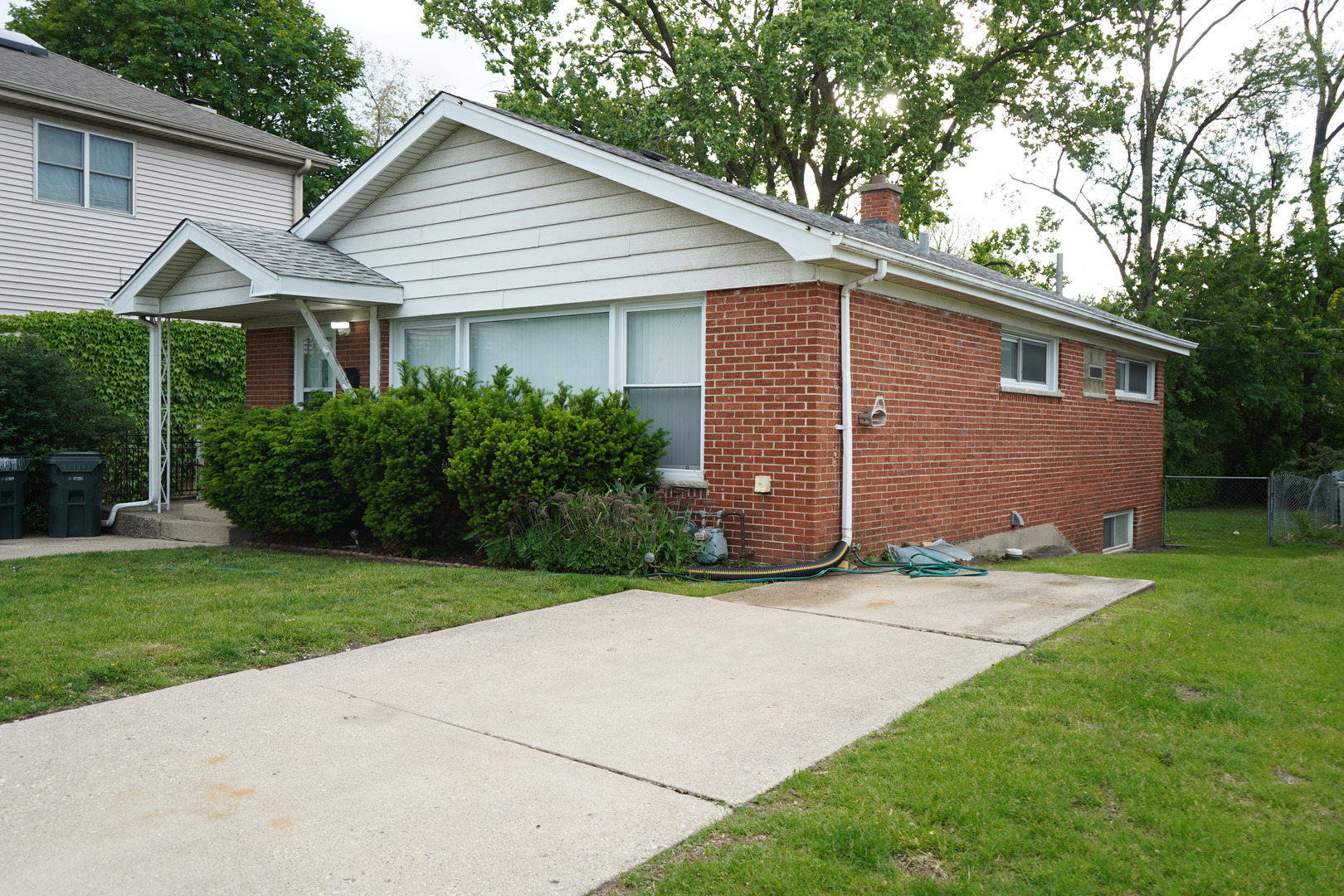 Property Photo: 8660 Frontage Road IL 60053
