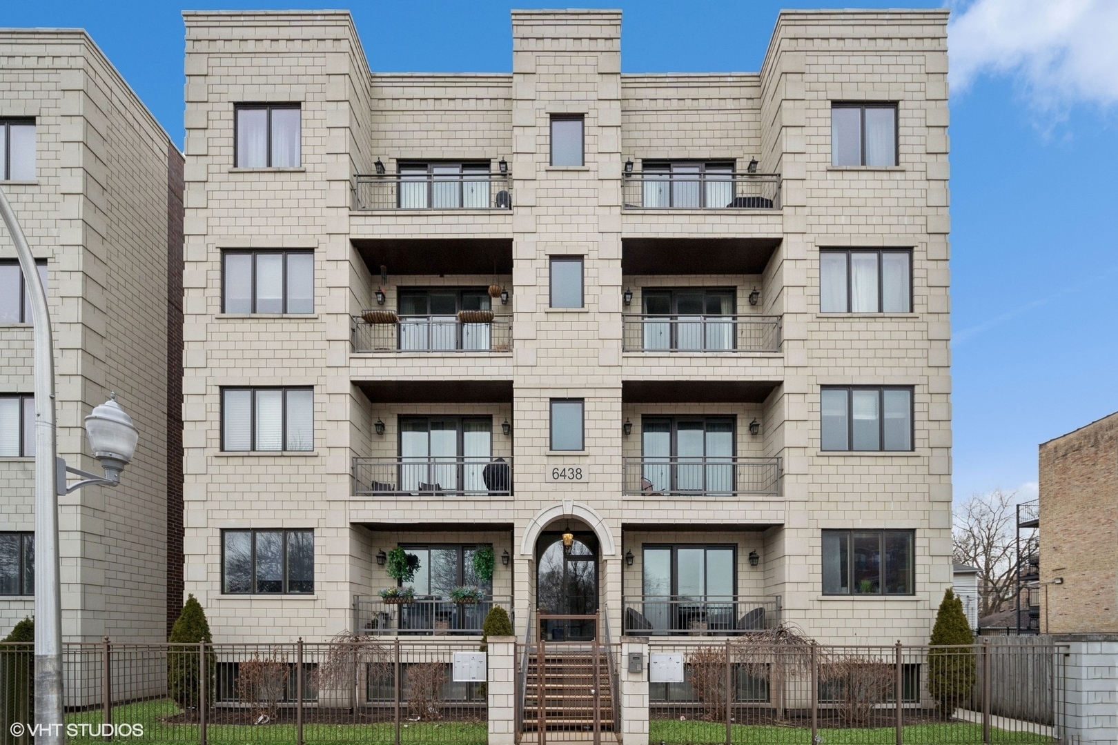Property Photo: 6438 S Woodlawn Avenue 4N IL 60637