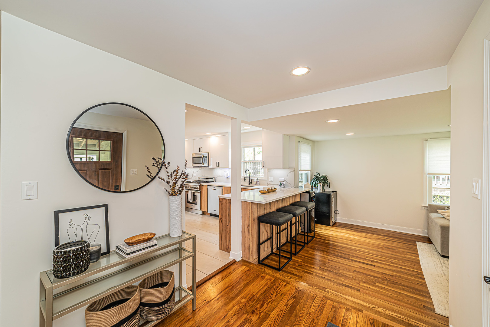 Property Photo: 418 S Rose Street IL 60067