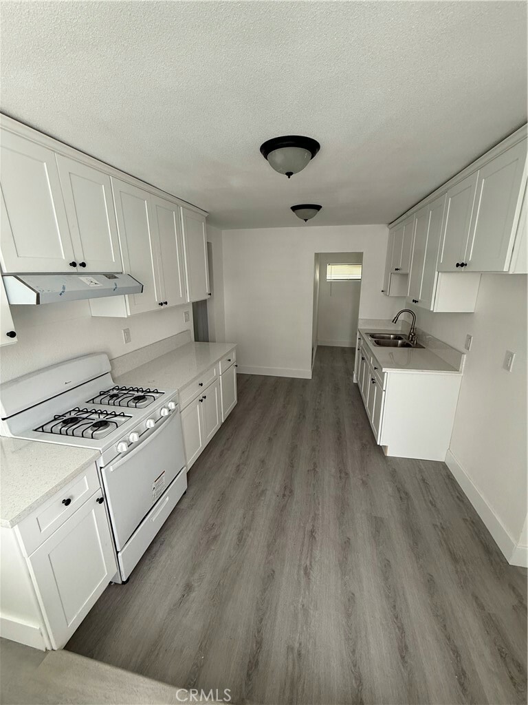 Property Photo: 7134 Granger Avenue 9 CA 90201