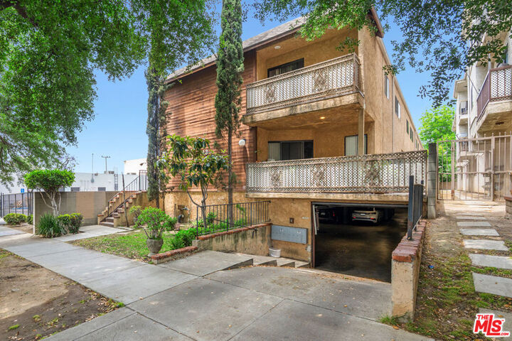 Property Photo: 1113 Thompson Avenue CA 91201