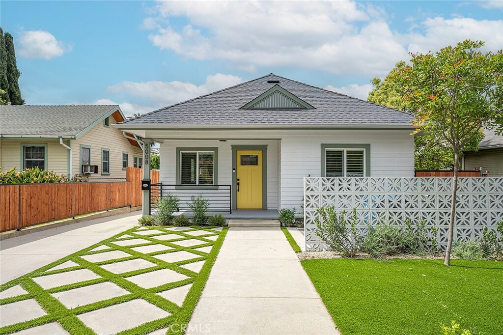 Property Photo: 5008 Stratford Road CA 90042