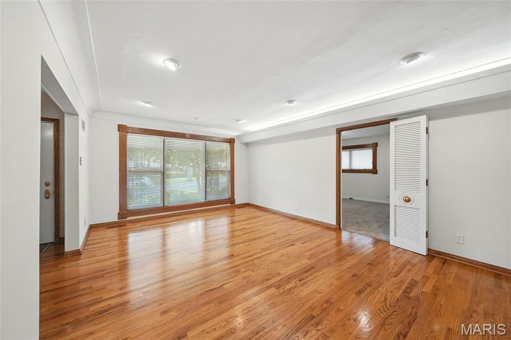 Property Photo: 854 Saxony Court MO 63130