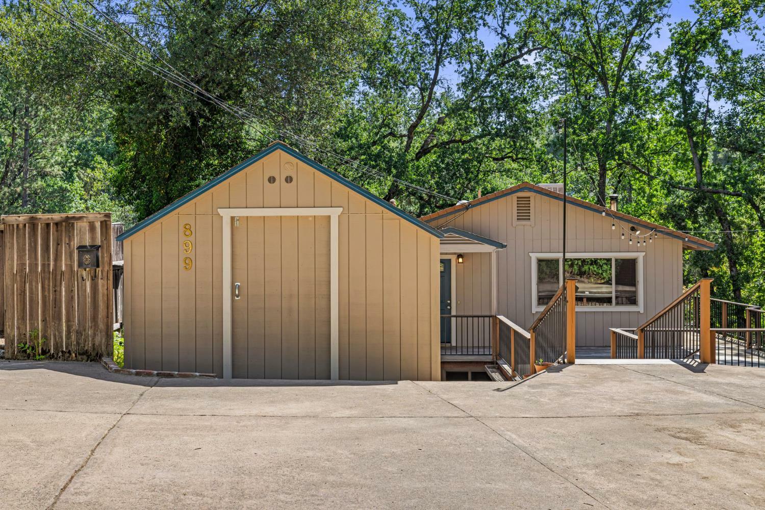 Property Photo:  899 Holly Way  CA 95667 