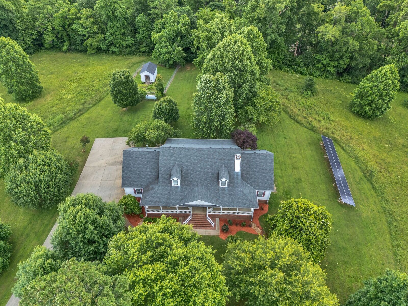 Property Photo:  904 Weeping Willow Rd  TN 37075 