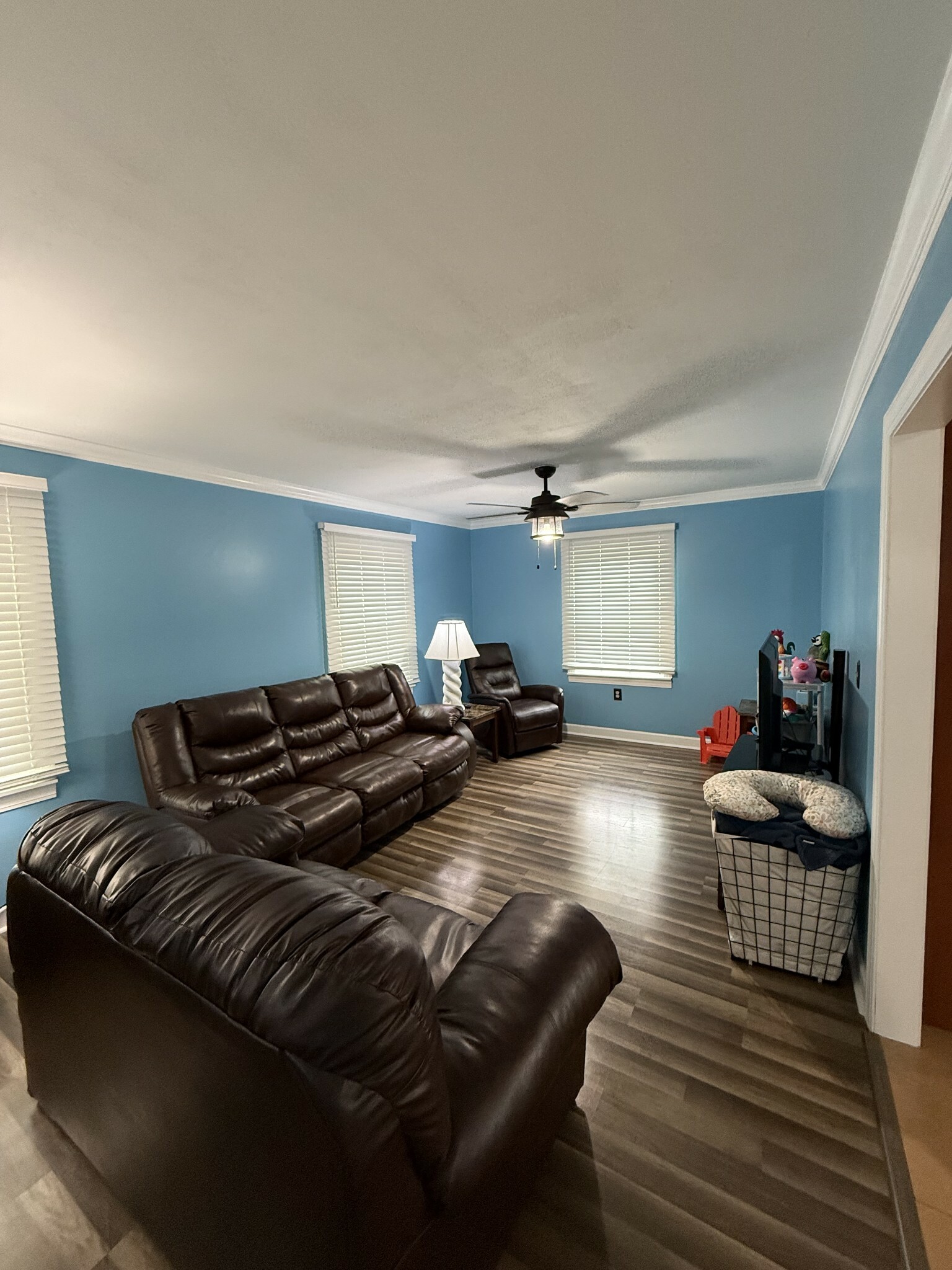 Property Photo: 1704 Deer Hollow Dr W TN 38464
