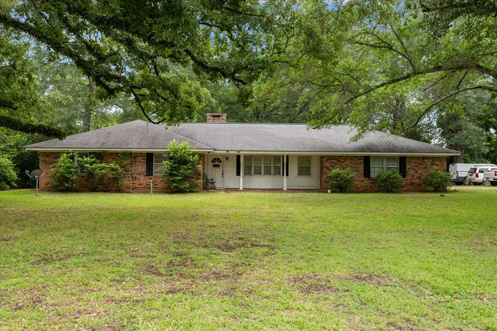 Property Photo: 232 S Sanders TX 75964