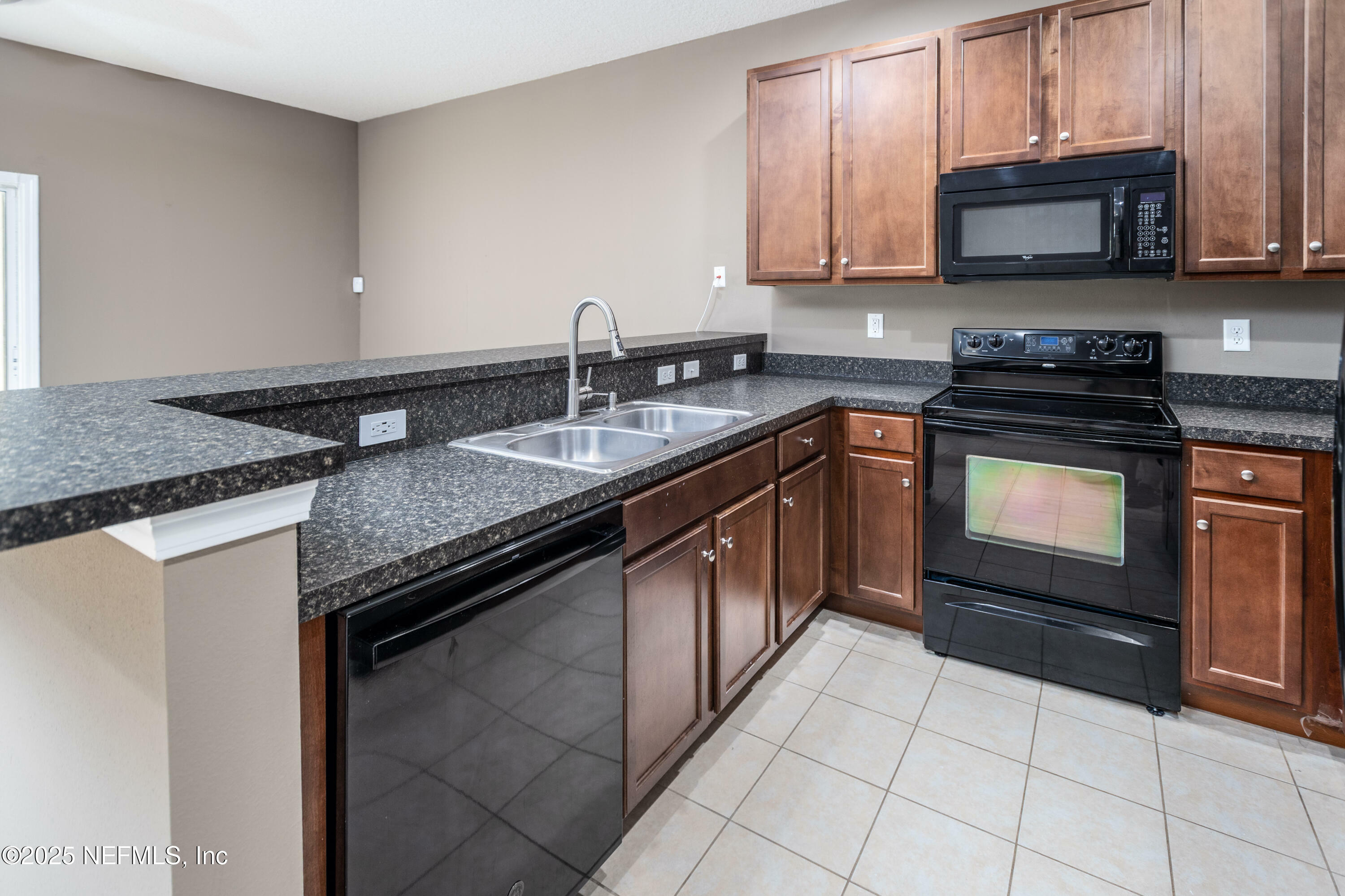 Property Photo: 13364 Ocean Mist Drive FL 32258