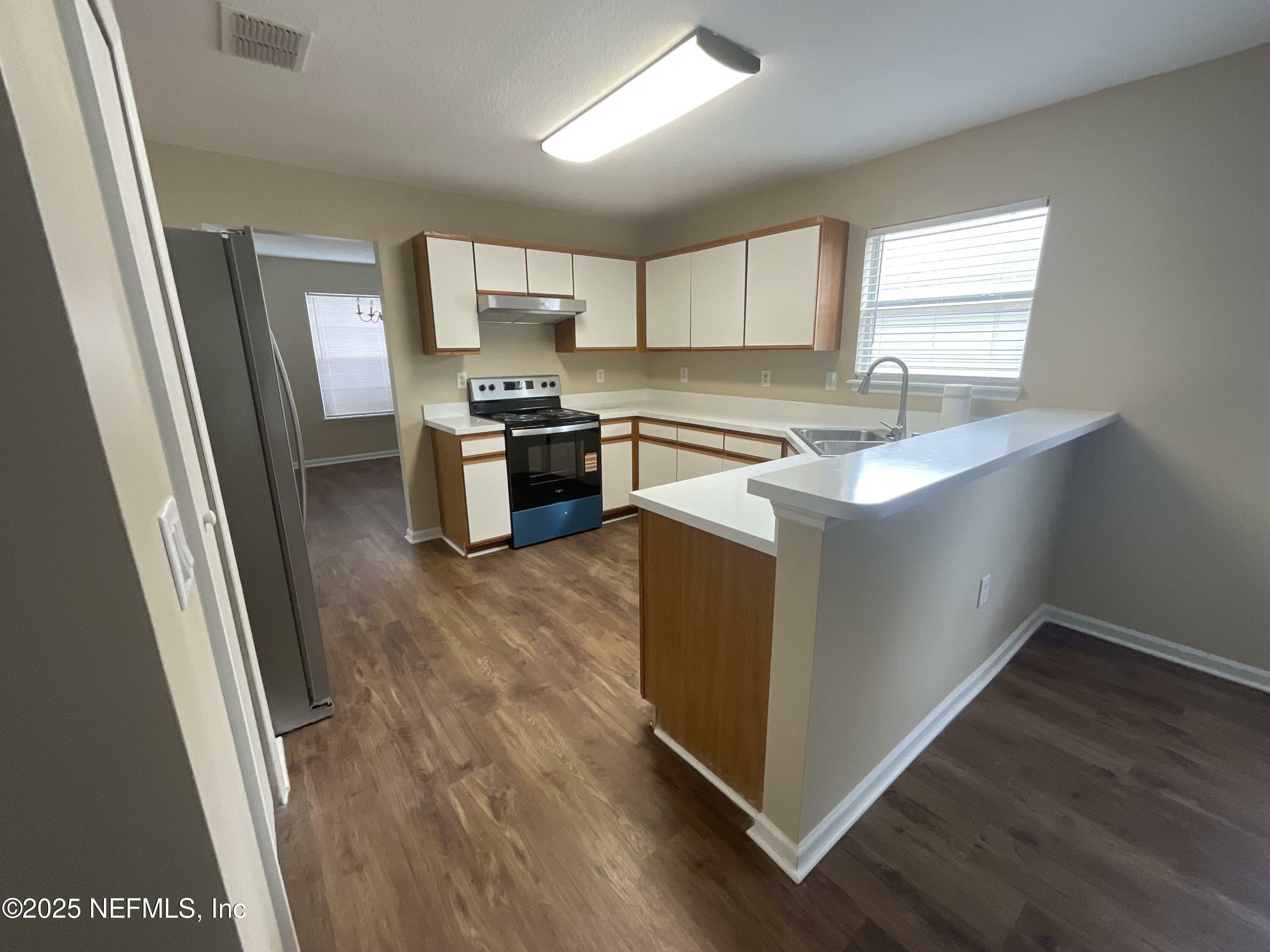 Property Photo:  13555 Ashford Wood Court W  FL 32218 