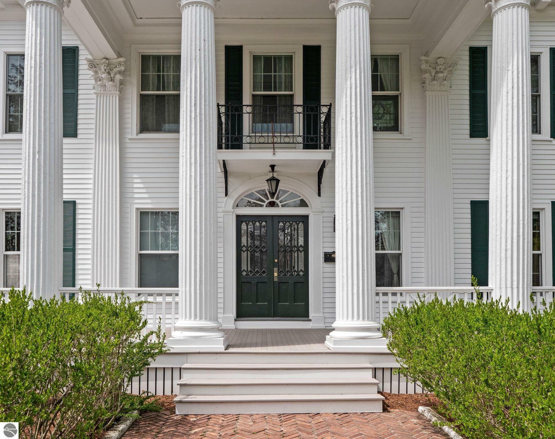 Property Photo:  431 Michigan Avenue  MI 49720 