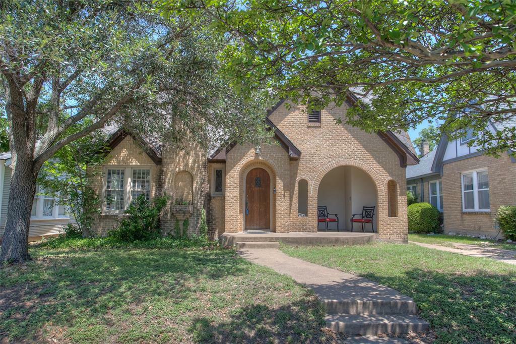Property Photo: 2513 Wabash Avenue TX 76109
