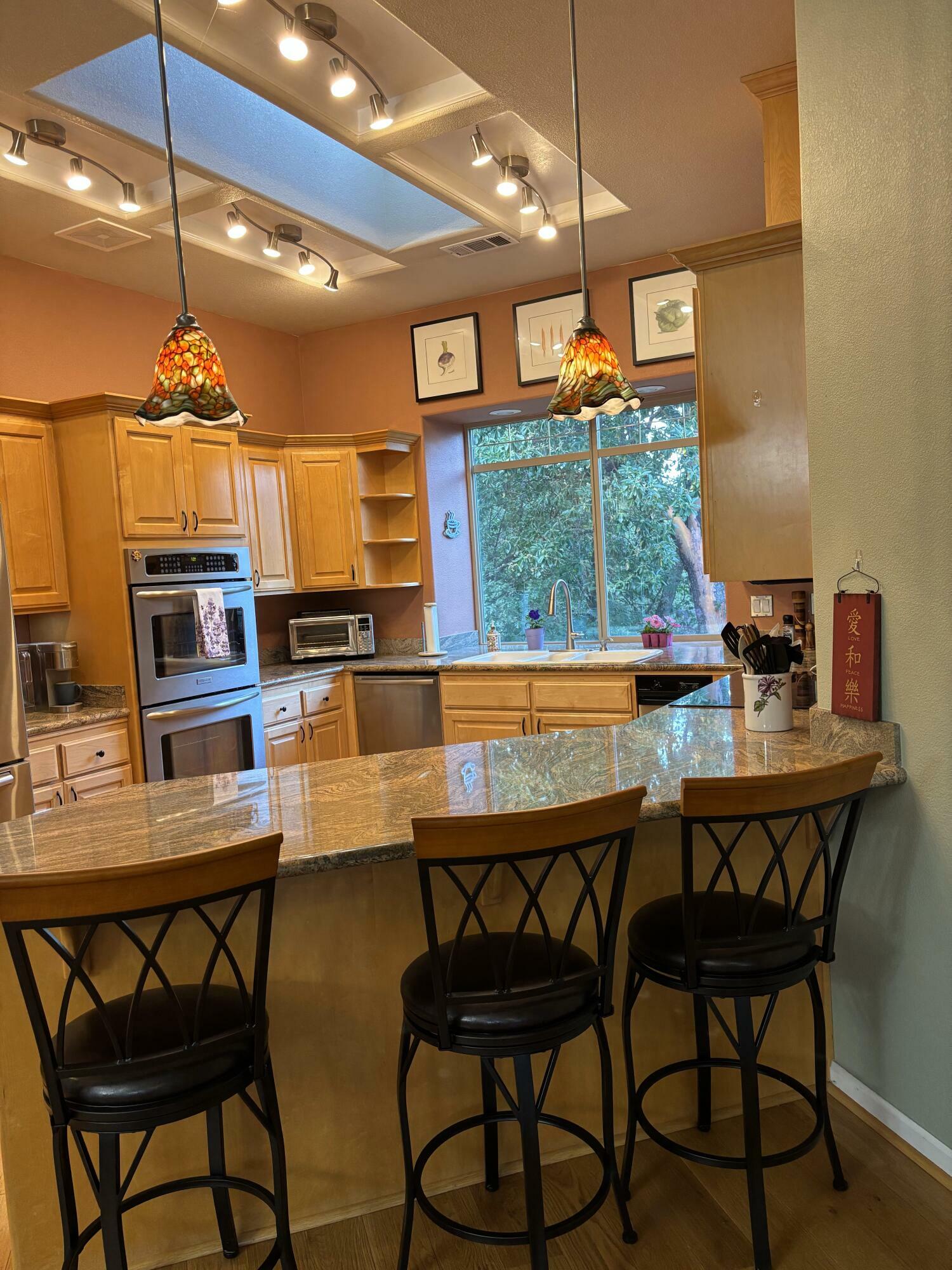 Property Photo: 5668 Upper River Road OR 97526