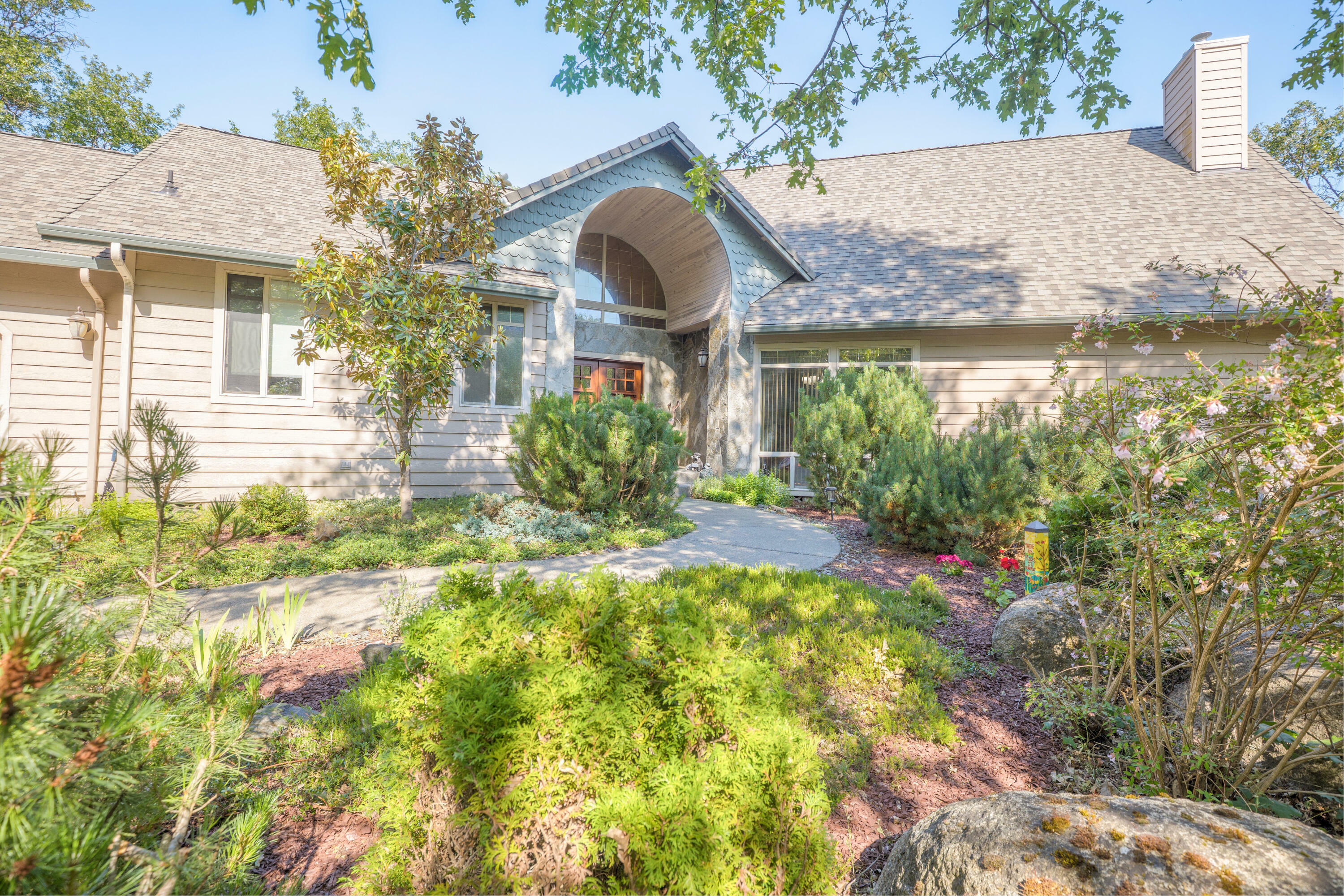 Property Photo: 5668 Upper River Road OR 97526