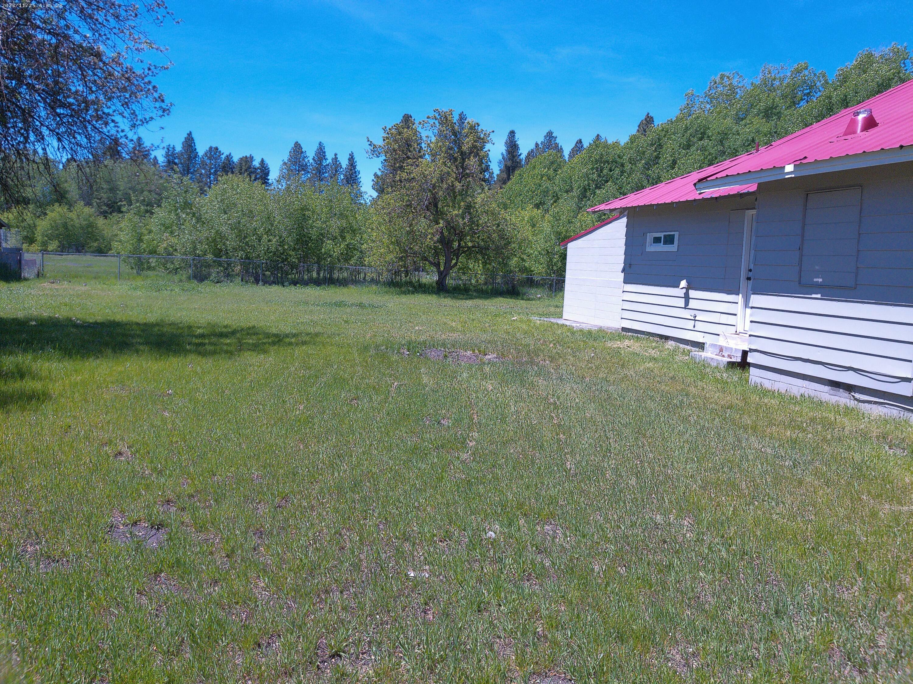 Property Photo:  312 S Wasco Avenue  OR 97624 