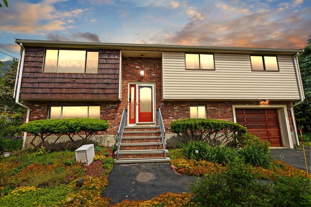 Property Photo: 10 Katy Cir MA 02368