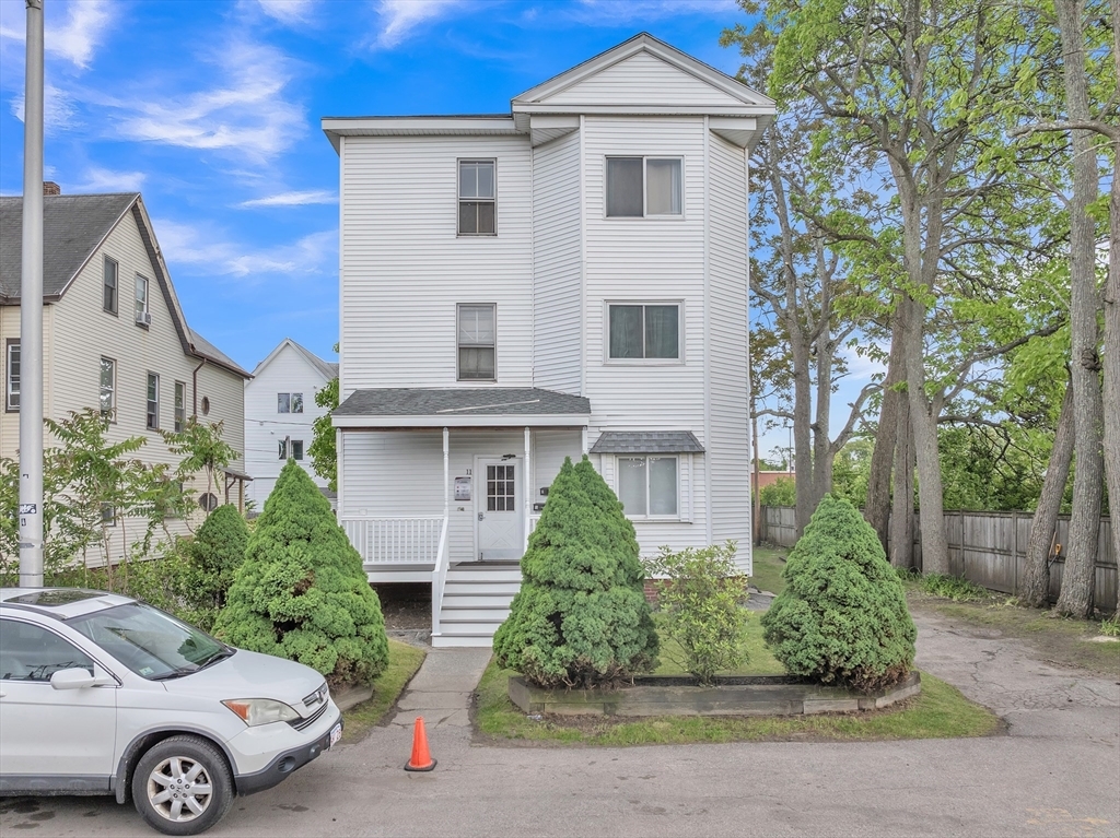11 Nixon Ave  Worcester MA 01603 photo