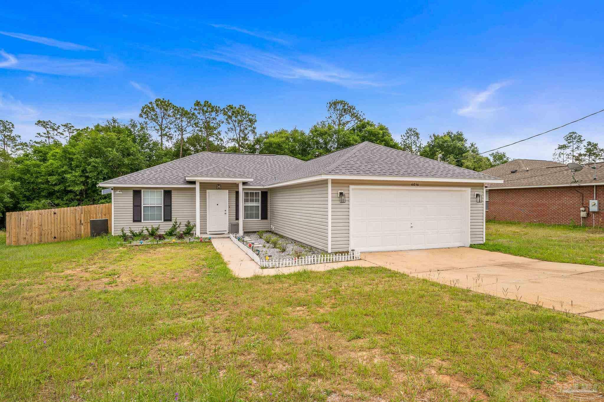 Property Photo: 6856 Old West Ln FL 32570