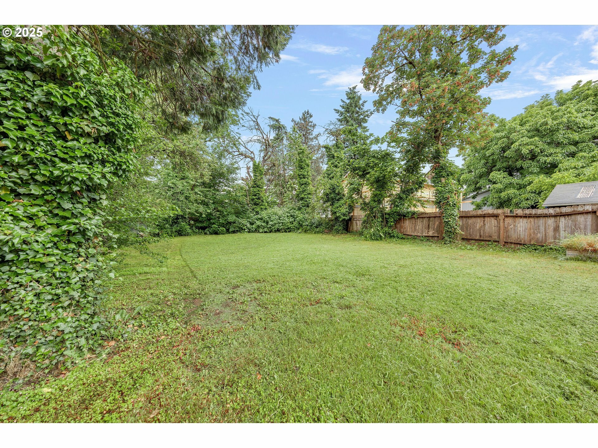Property Photo: SE 92nd Ave OR 97216