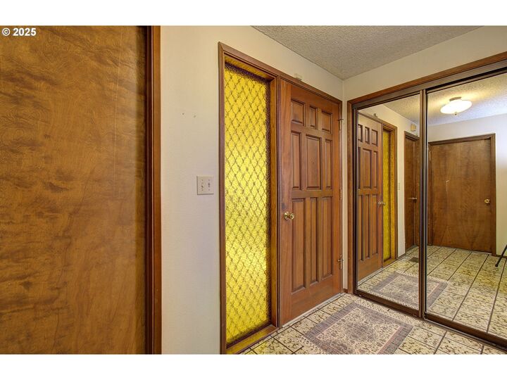 Property Photo: 4613 E 18th St 27 WA 98661