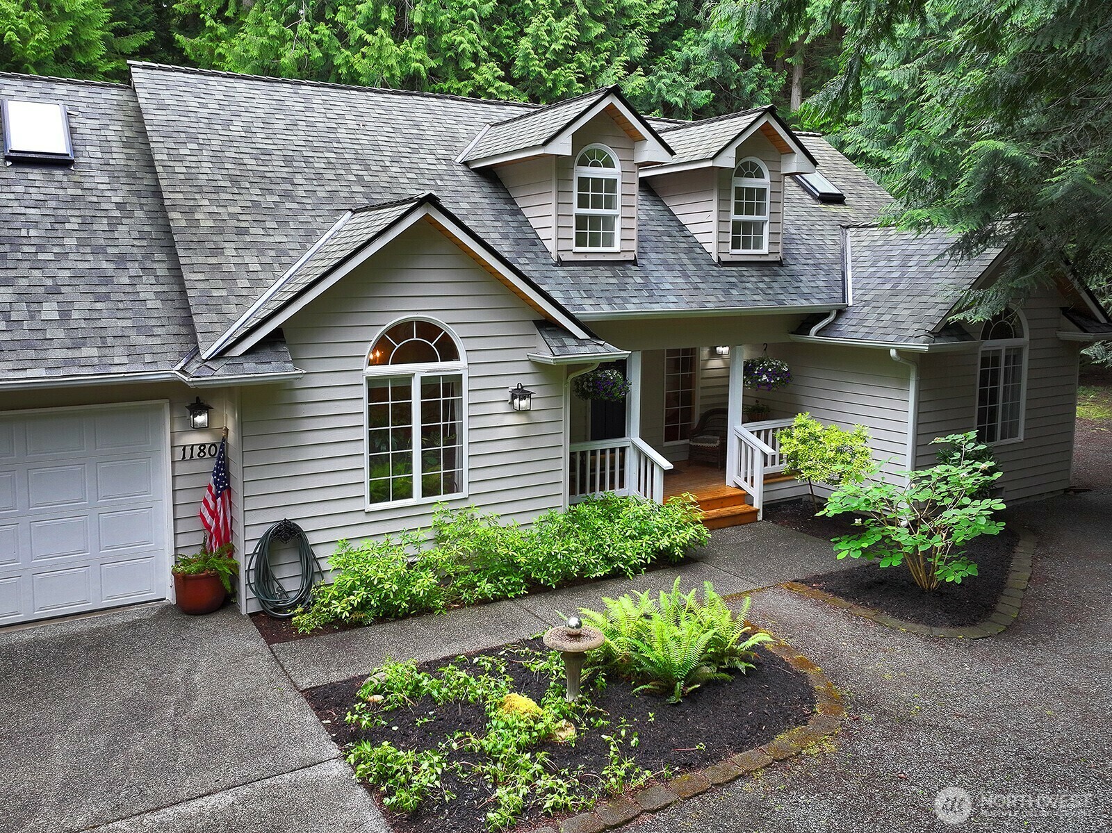 Property Photo: 1180 Cedar Circle WA 98260