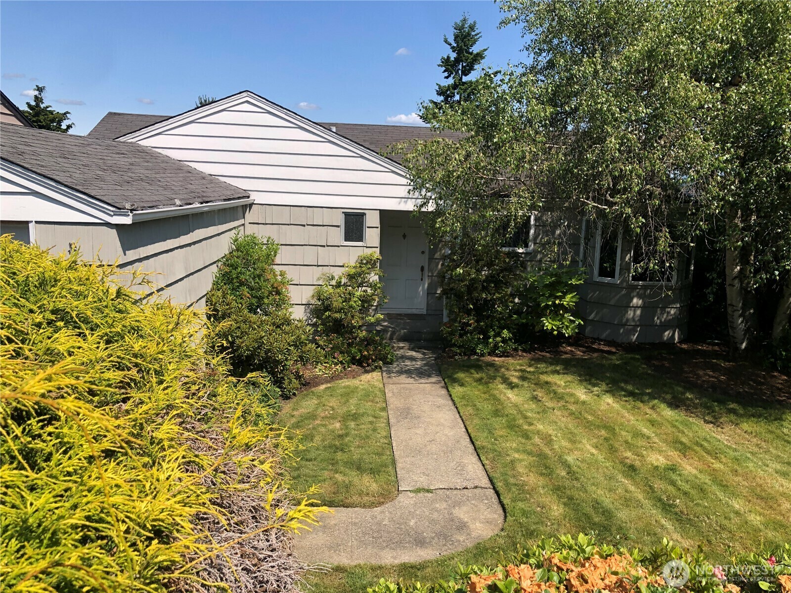 Property Photo: 7322 58th Avenue NE WA 98115