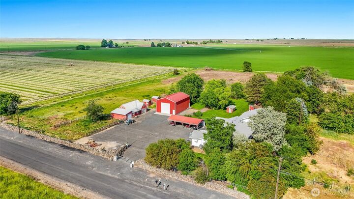 Property Photo:  11801  Road K  NE  WA 98837 