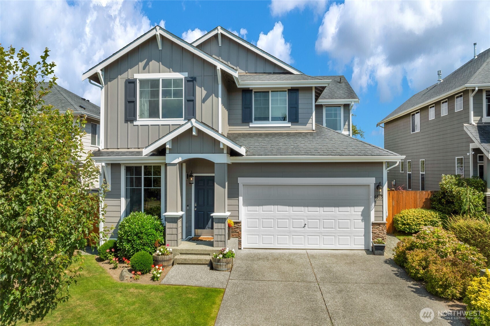 Property Photo: 6915 85th Avenue NE WA 98270