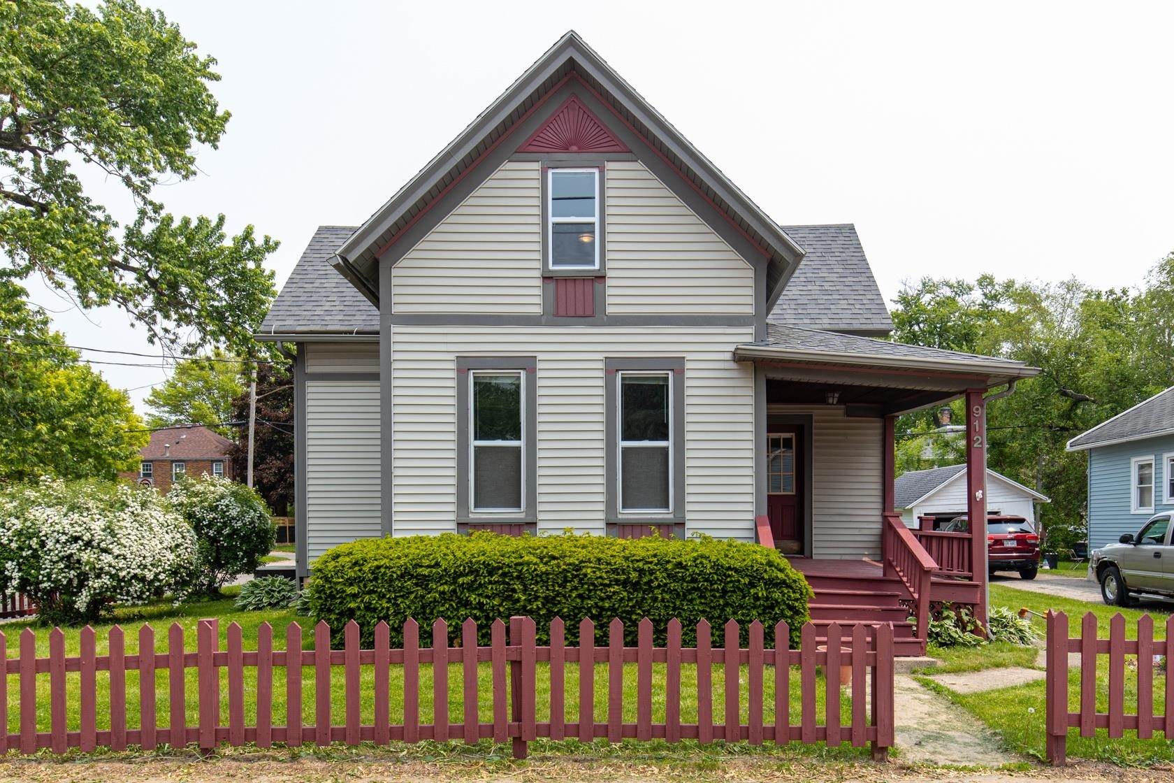 Property Photo: 912 N Richmond Street WI 54911