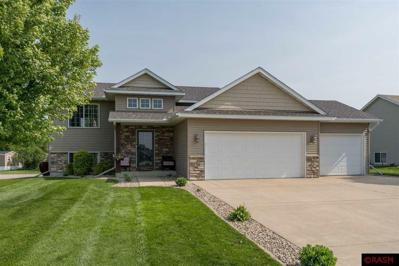 Property Photo: 212 Oak Drive MN 56024
