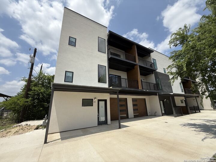 Property Photo:  715 Ogden 104  TX 78212 