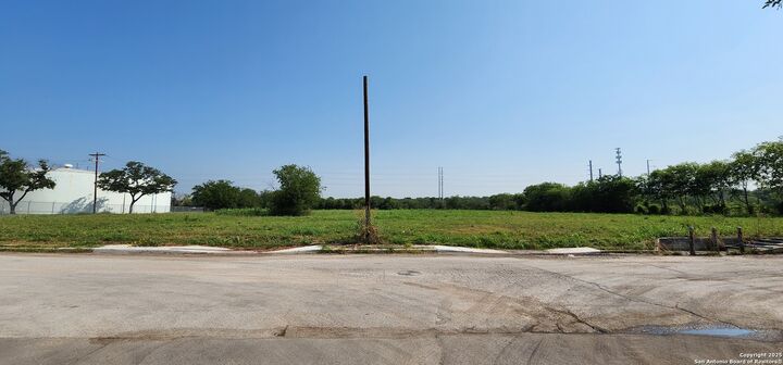Property Photo: 3915 Flagle TX 78237