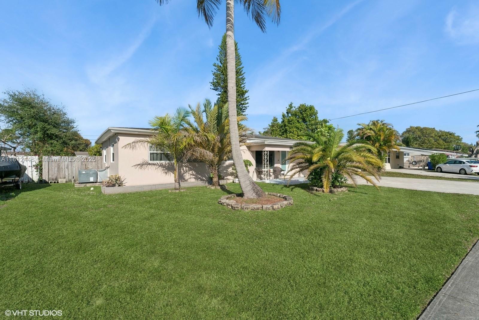 Property Photo: 1831 SW 42nd Ter FL 33317