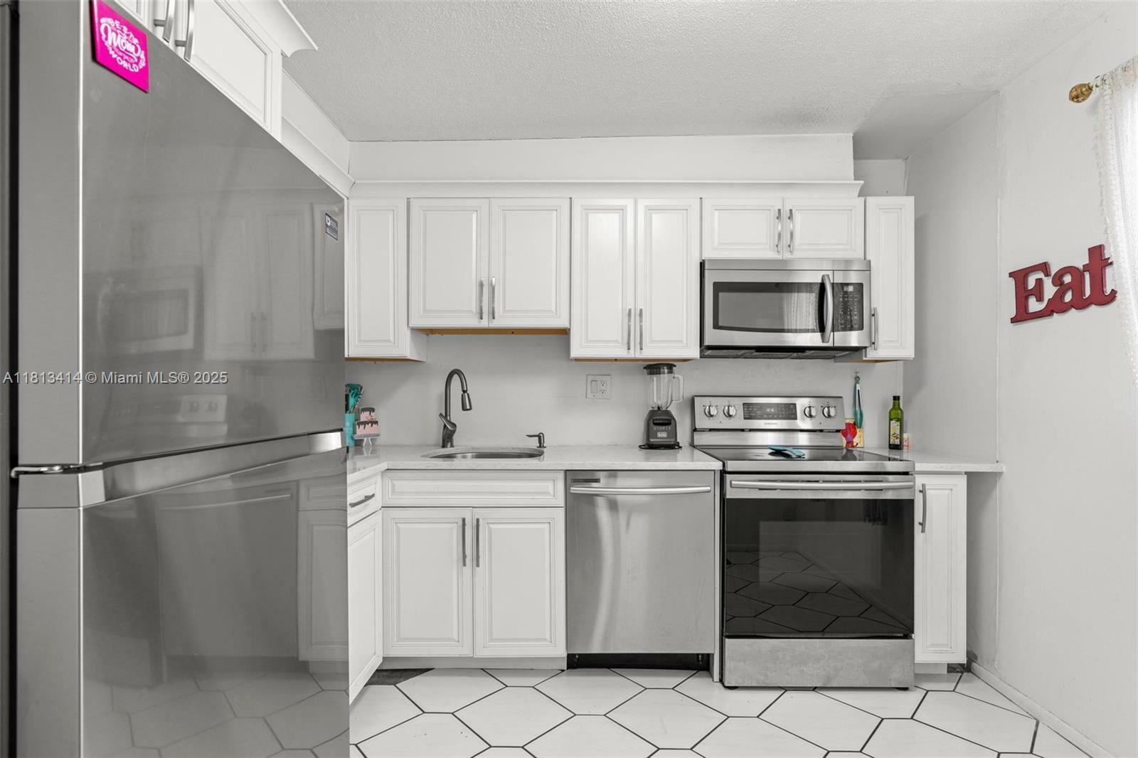 Property Photo: 8421 Lagos De Campo Blvd 306T FL 33321