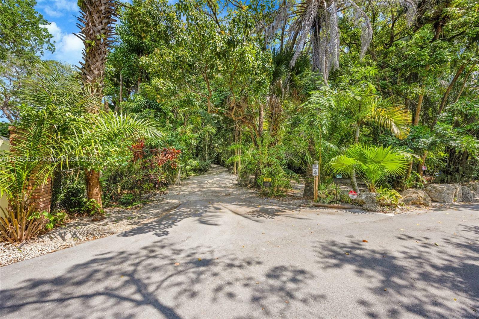 Property Photo: 10005 Snapper Creek Rd FL 33156