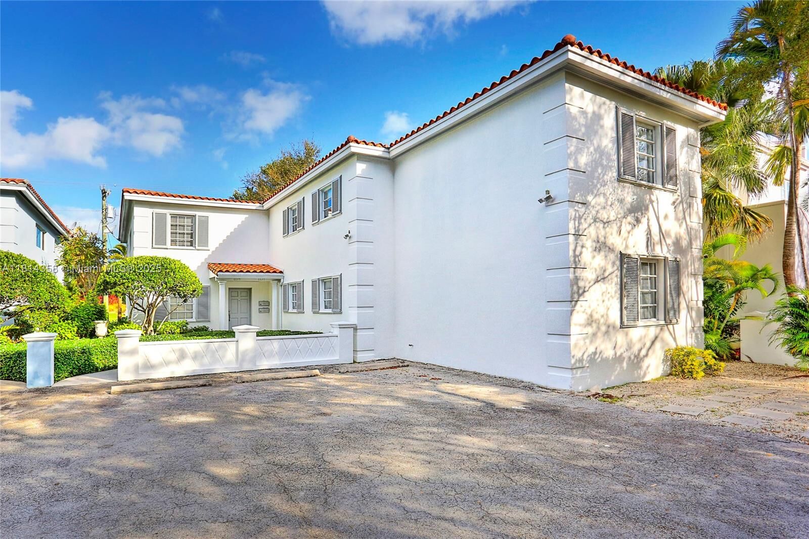 Property Photo: 1171 Campo Sano Ave 1171 FL 33146